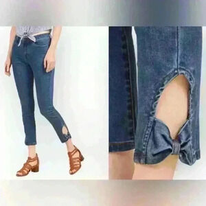 Modcloth Medium Wash Cropped Bow Detail Ankle Jeans Size S